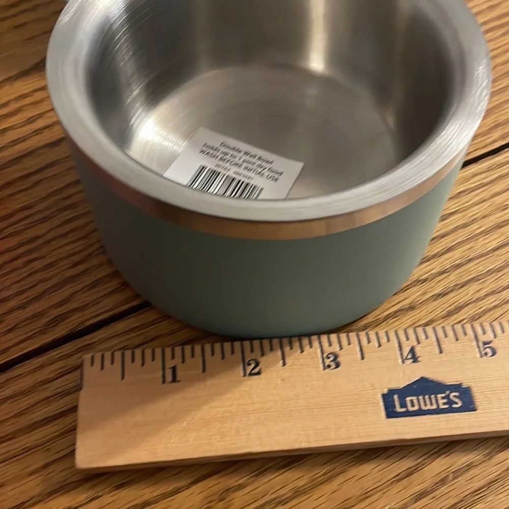 Double wall feeding bowl and a small squeaky bone bundle